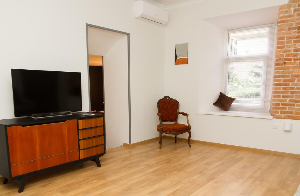 Apartment In The Center Of Odessa Екстериор снимка