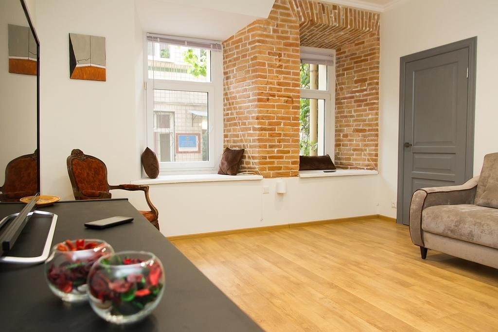 Apartment In The Center Of Odessa Екстериор снимка